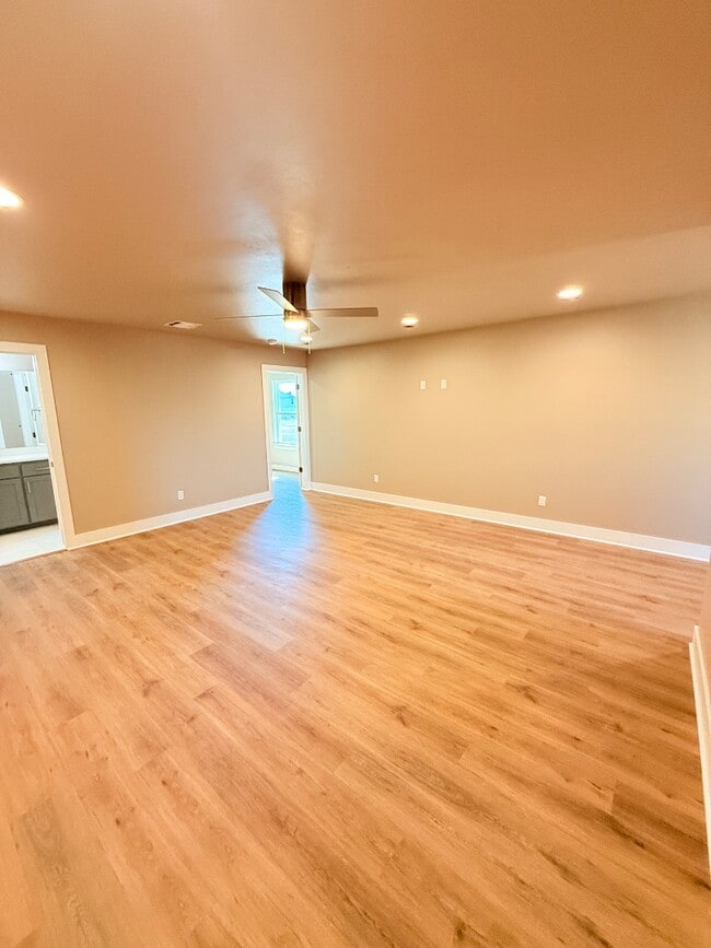 Building Photo - 520 Nabi Dr