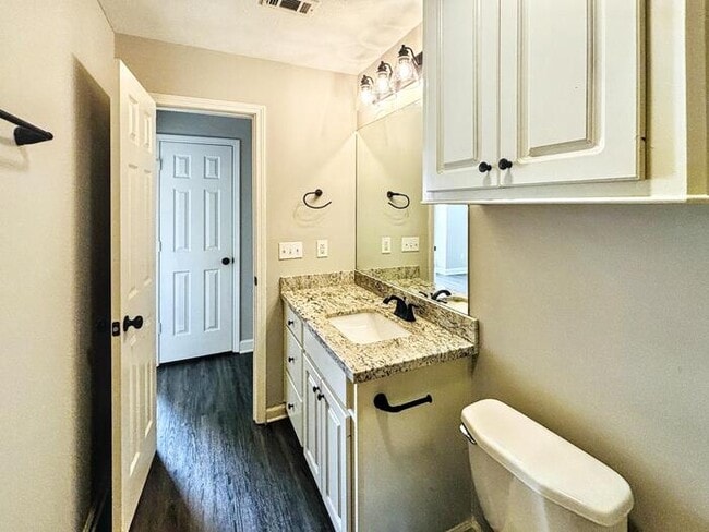 Building Photo - 217 Shadow Creek Dr