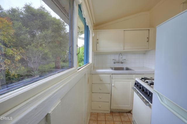 Building Photo - 2607 Puesta del Sol