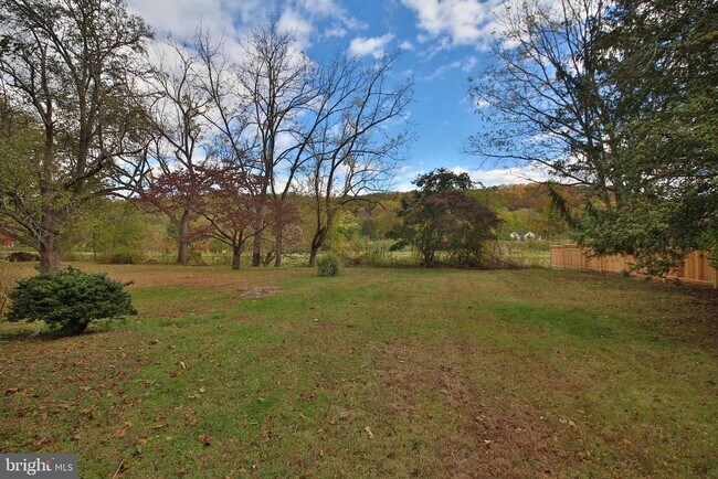 Building Photo - 96 RIVER