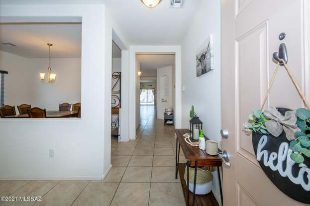 Building Photo - 9017 W Rolling Springs Dr