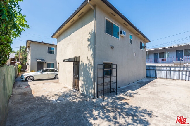 Building Photo - 4727 Lincoln Ave