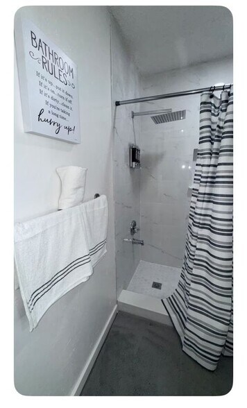 Building Photo - 2409 Summer Pl Dr