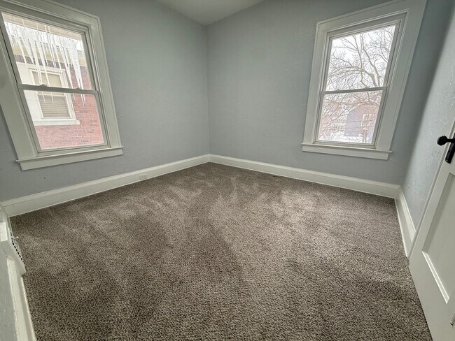 Building Photo - 2174 Oakdale Rd