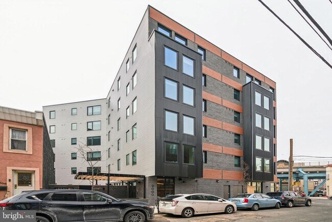 Building Photo - 2000 Dreer St