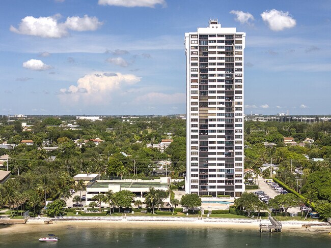 Building Photo - 5600 N Flagler Dr