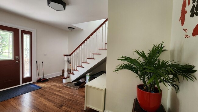 Building Photo - 513 S Brooks St