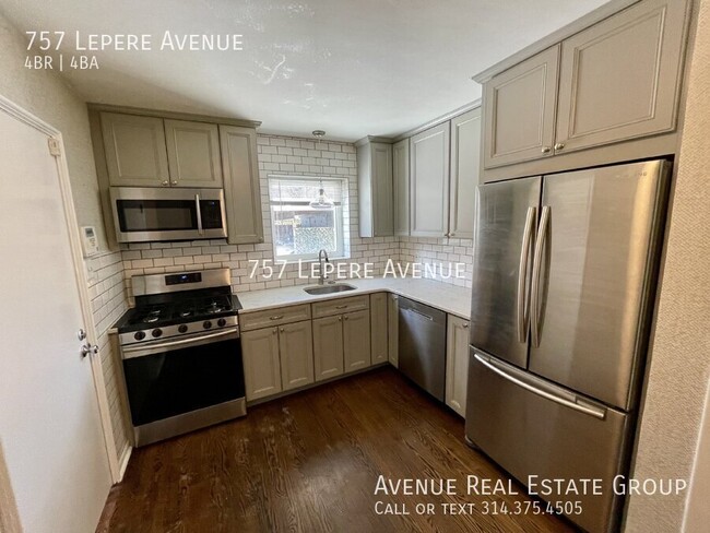 Building Photo - Charming 2-Bed, 2-Bath 1st-Floor Unit with...