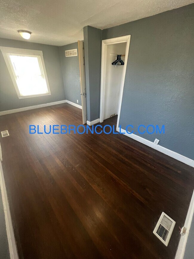 Building Photo - Cozy 1 bedroom house with a lot to offer