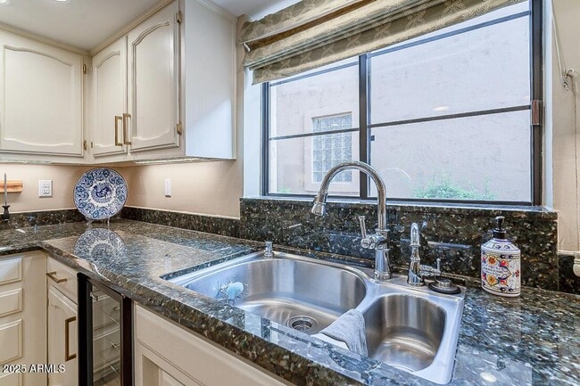 Building Photo - 8602 E Vista Del Lago