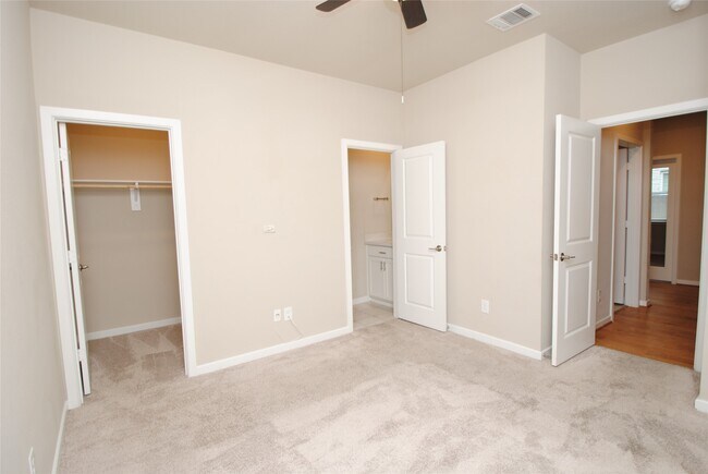 Building Photo - 8326 Oakland Hts Ln