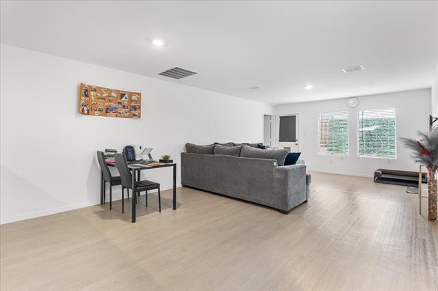 Building Photo - 1930 Wild Orch Ln