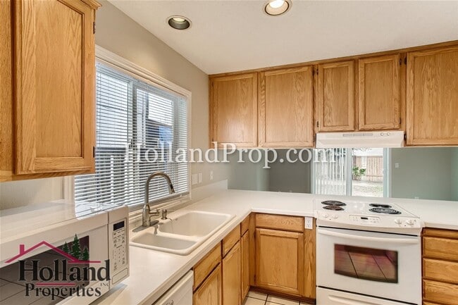 Building Photo - Beautiful Single-Family Home with 2-Car Garage in East Hillsboro!