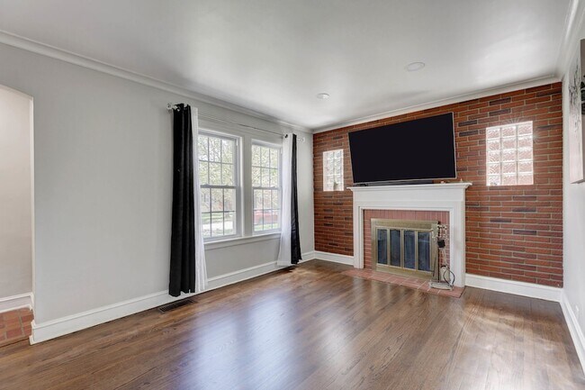 Building Photo - 1644 N 73rd Ct