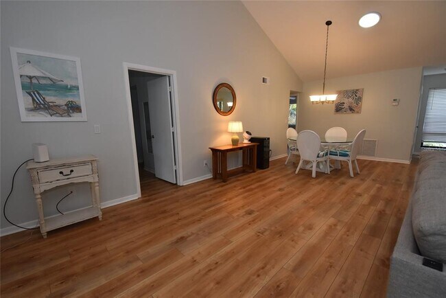 Building Photo - 1709 Pelican Cove Rd
