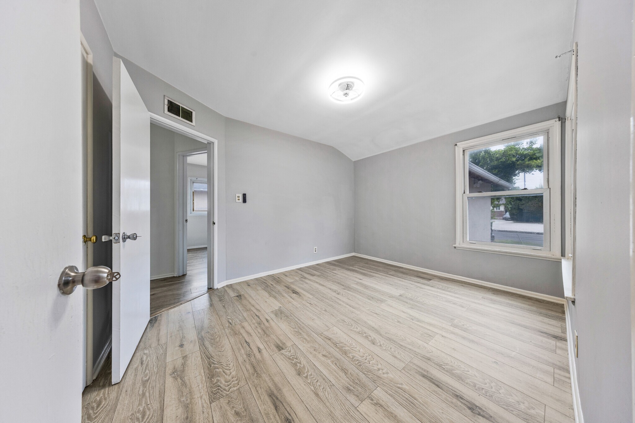 Building Photo - 6943 Nagle Ave