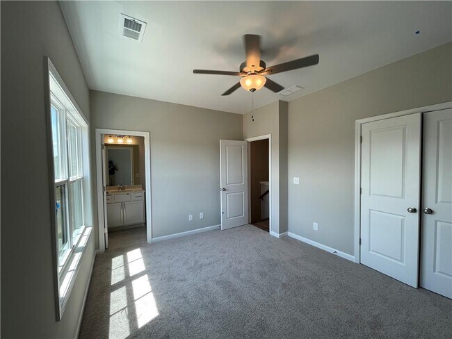 Building Photo - 6550 Cortland Walk