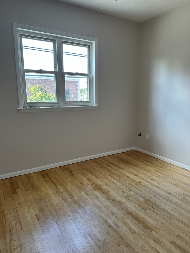 Building Photo - 203 W Caracas Ave