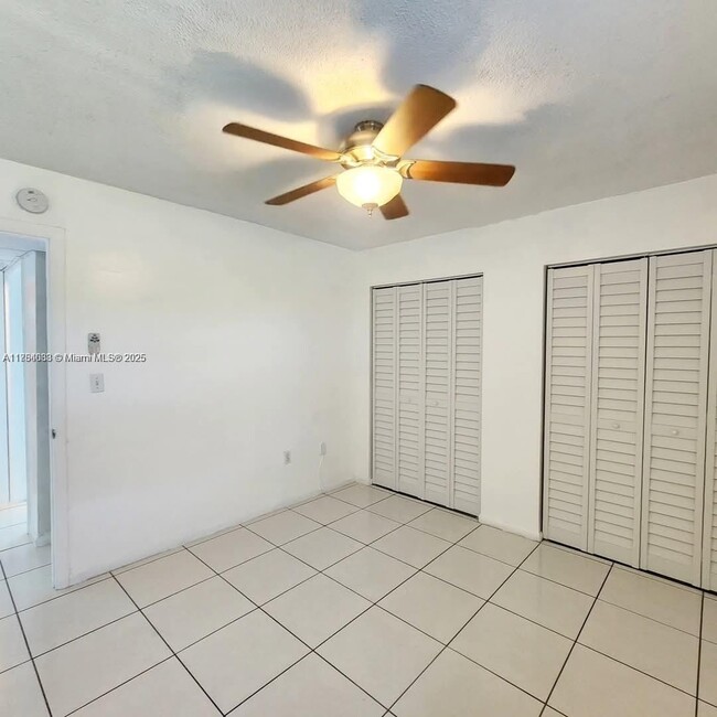 Building Photo - 1800 SW 25th St
