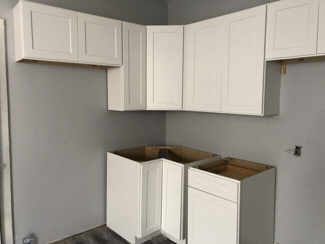 Building Photo - 6036 S Eberhart Ave