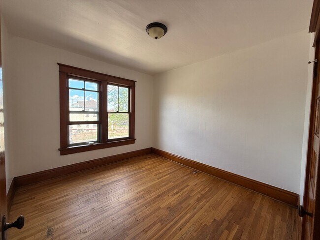 Building Photo - Refined Living in the Heart of Pueblo 25% OFF FIRST MONTH'S RENT