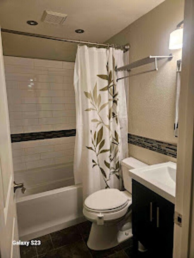 Building Photo - 2 Bedroom, 2 Bathroom home in Sudden Valle...