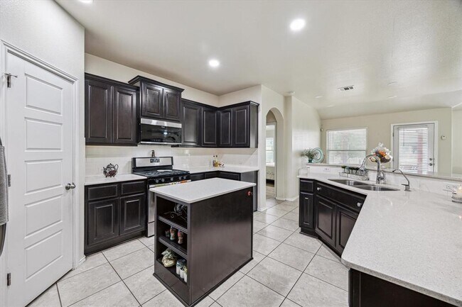 Building Photo - 3636 Anchor Bay Dr