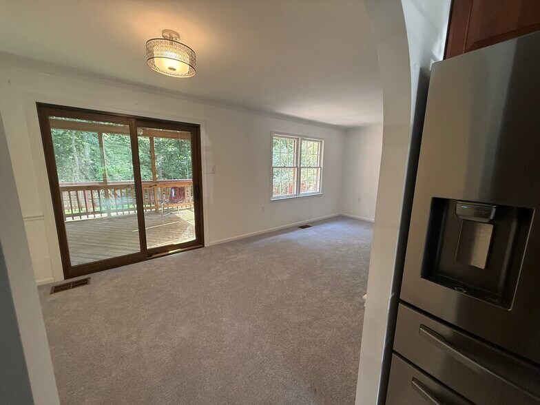 Building Photo - 3229 Manitoba Dr
