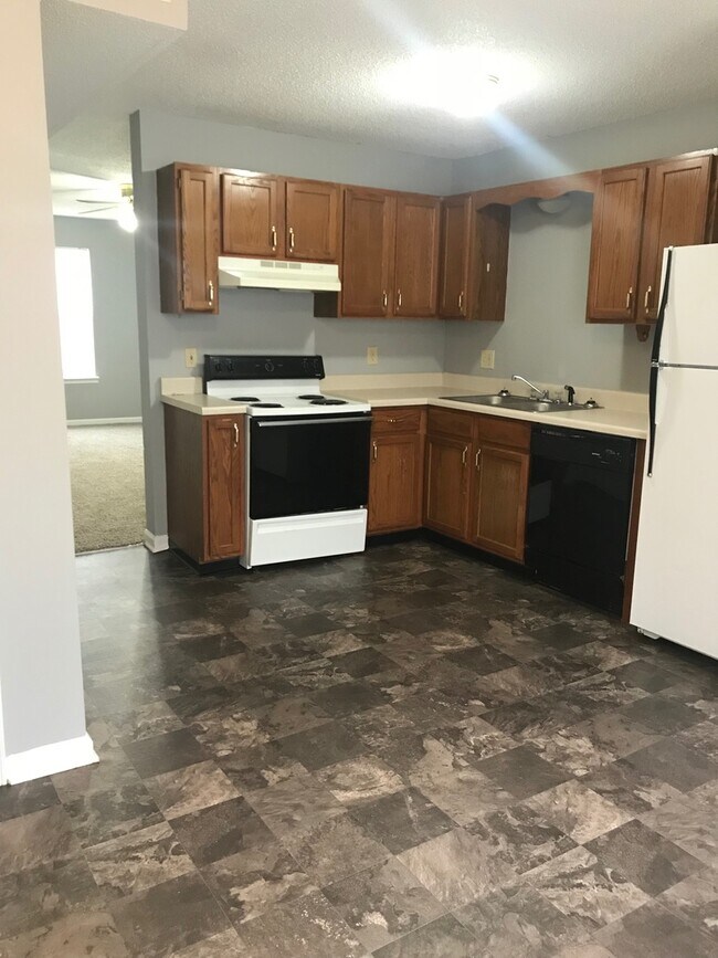 Interior Photo - 2455 W. Wilson Rd
