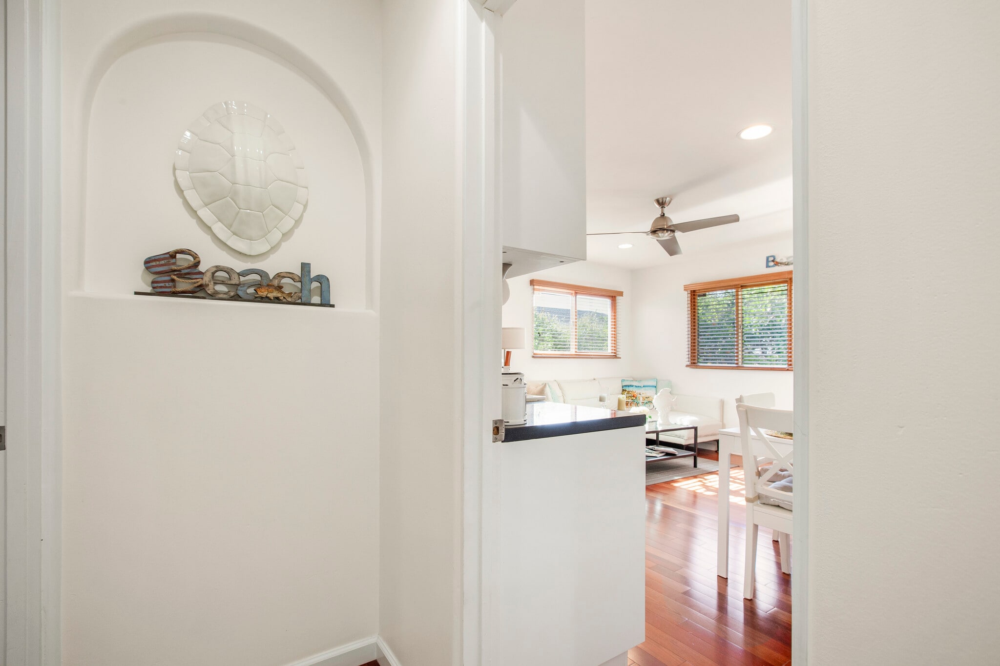 Building Photo - 313 S Rios Ave