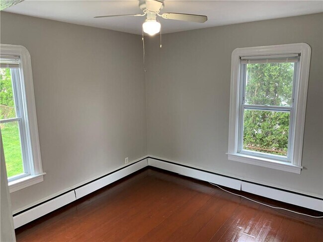 Building Photo - 104 Webster St