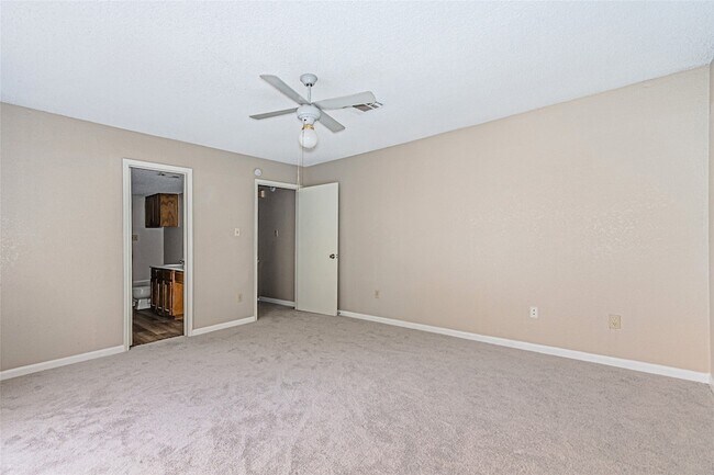 Building Photo - 2324 Summer Pl Dr