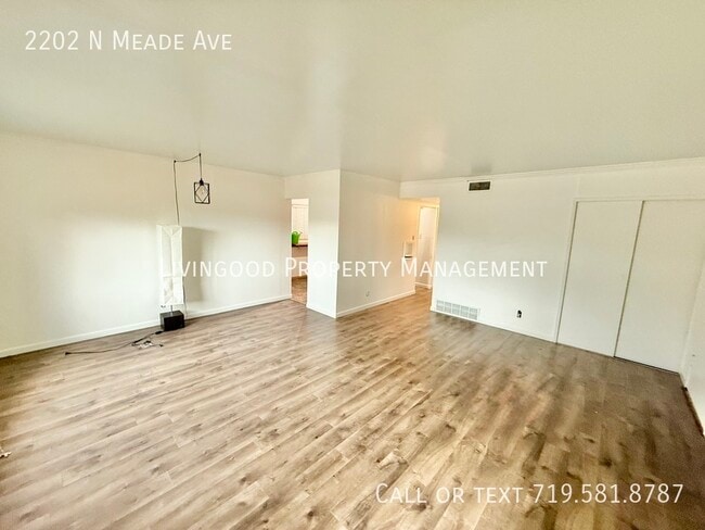 Building Photo - 2202 N Meade Ave