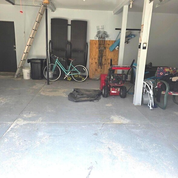 Building Photo - 2624 W Walton St