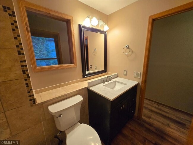 Building Photo - 614 S 19th Ave