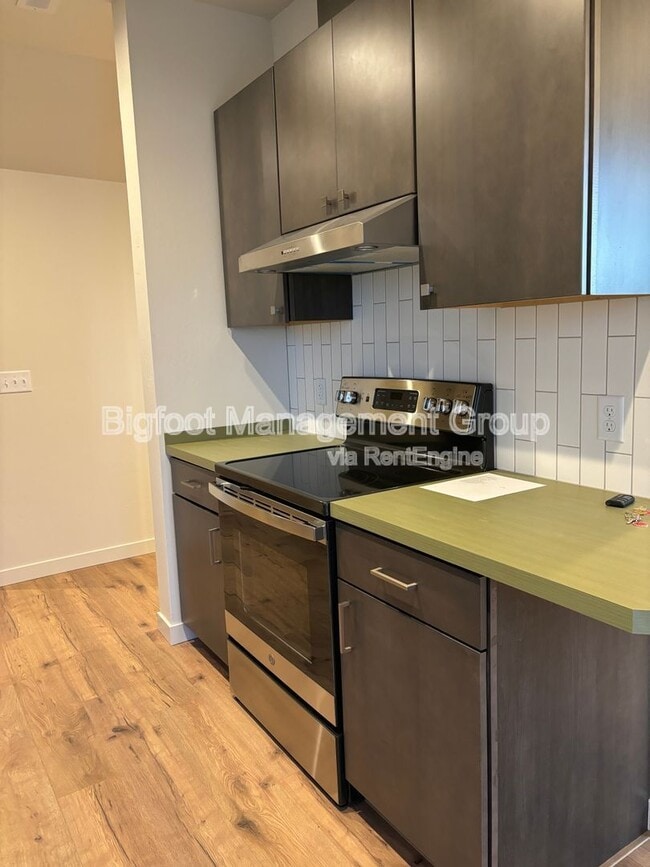 Building Photo - 2332 Shorthorn Ave