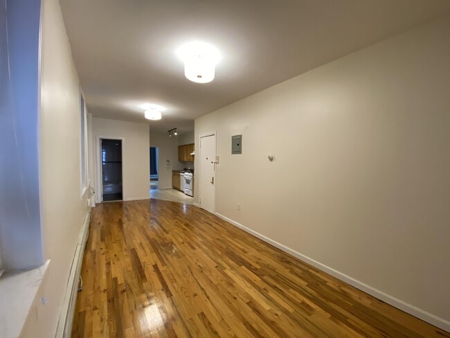 Building Photo - 275 Webster Ave