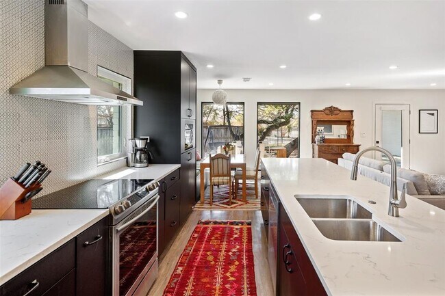 Building Photo - 6805 Western Oaks Blvd