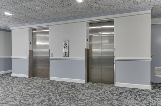 Building Photo - 7320 Glenroie Ave