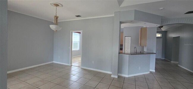 Building Photo - 1305 Lakehurst Way