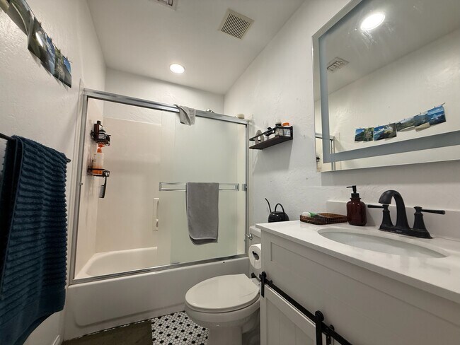 Building Photo - 2361 E Riviera Dr