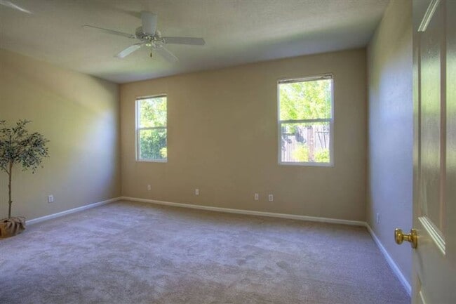 Building Photo - Beautiful Home in Natomas Park