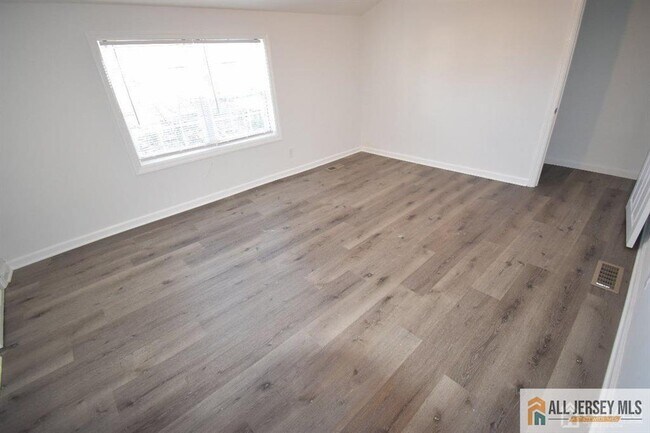 Building Photo - 1 Lee Ave