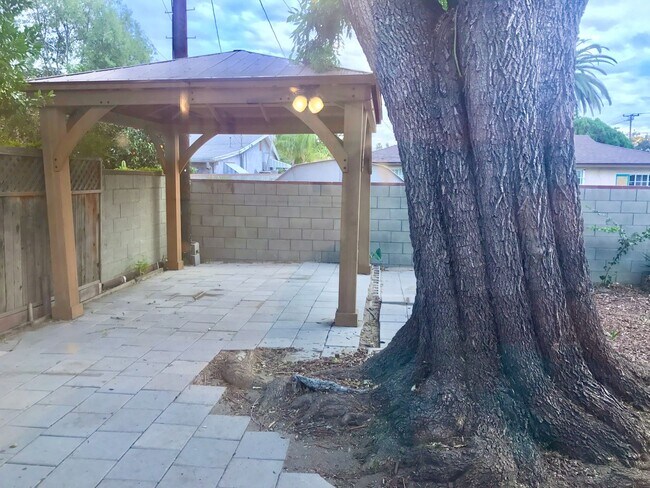 Building Photo - 4 BED 3 BATH BEAUTIFUL HOME!!!