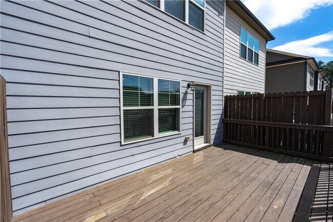 Building Photo - 3657 Princeton Ave