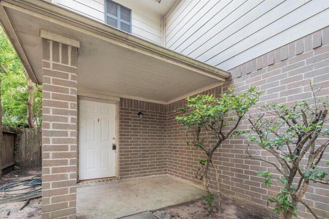 Building Photo - 11711 Sunny Stream Dr