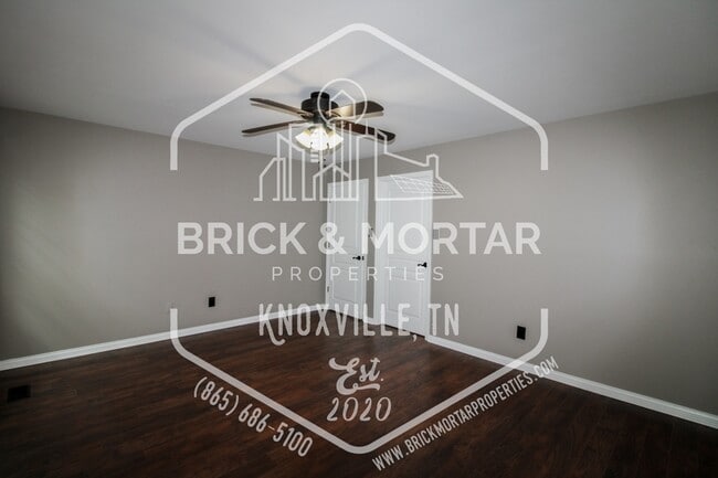 Building Photo - 613 Chapel Point Ln