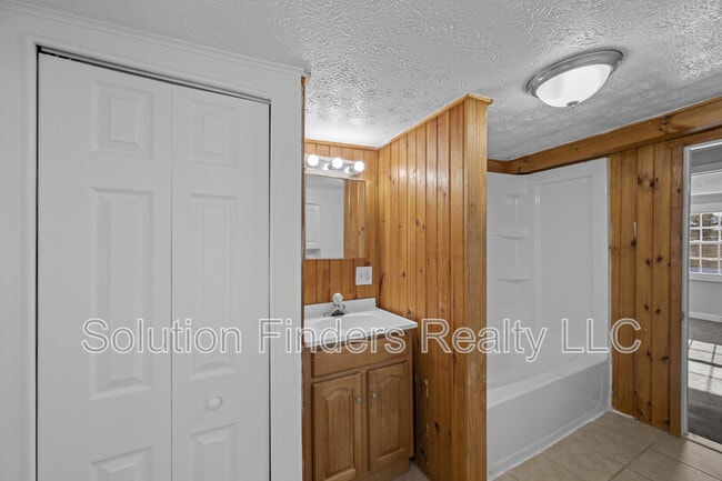 Building Photo - 42 N Main St