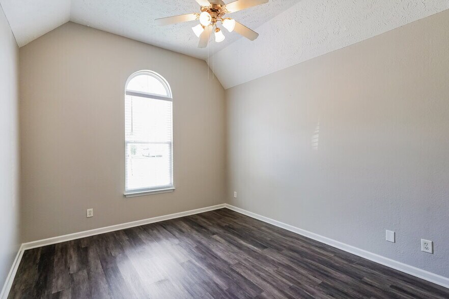 Building Photo - 273 Mary Joe Martin Dr