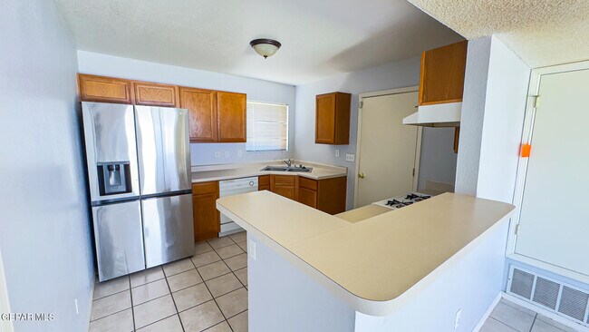 Building Photo - 6225 Rhine Bridge Dr